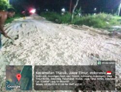Viral, Warga Mori Perbaiki Sendiri Jalan Rusak Guyangan–Trucuk Bojonegoro