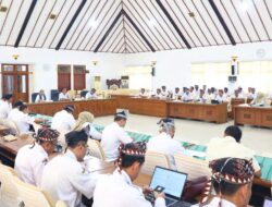 Bupati Bojonegoro Minta Camat Visioner dan Turun Langsung ke Masyarakat