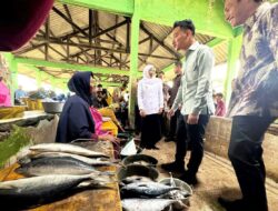 Wapres Gibran Masuk Pasar Tuban, Soroti Harga Cabai yang Mulai Mencekik