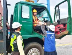 Strategi Service Mindset: Alasan di Balik Rutinitas Bagi Takjil PT Terminal Petikemas Surabaya