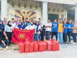 Keren, Komunitas GMB Bagikan Ratusan Takjil Gratis, Pengendara di Kapas Full Senyum