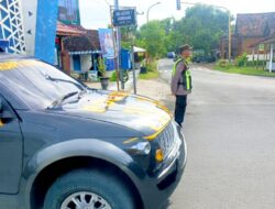 Polisi Gondang Bojonegoro Hadir di Pusat Keramaian, Pastikan Hari Minggu Warga Tetap Lancar Jaya