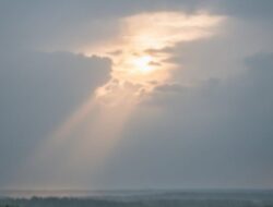 Cuaca Bojonegoro: Siang Hujan Malam Berawan Tebal