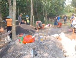 Gotong Royong Warga dan TNI Percepat Pembangunan Jembatan Bakalan–Baru lor