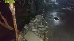 Warga Keluhkan Paving Tak Kunjung Terpasang di Jalan Kayangan Api Gang Algasi, Dander