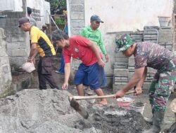Babinsa Udanawu Bersama Warga Bangun MCK, Wujud Nyata Kepedulian Lingkungan