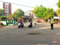 Polisi Hadir, Jalur Tambahrejo Kini Lebih Tertib dan Lancar