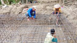 Semangat Gotong Royong Menguat, Konstruksi Jembatan Gantung Garuda di Cerme Masuk Tahap Krusial