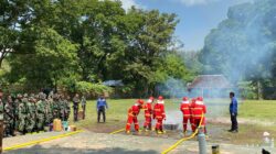 Perkuat Peran Teritorial, Yonif TP 885/Belibis Putih Gandeng Damkar Bojonegoro Gelar Edukasi Pencegahan Kebakaran