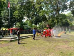 Latihan Bersama TNI dan Damkar Tingkatkan Kesiapsiagaan Prajurit dan Taruna Hadapi Kebakaran di Bojonegoro
