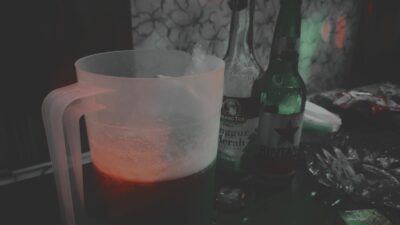 Ruang karaoke bertarif diduga menjadi sarang pesta miras