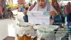Distribusi Bantuan Pangan di Desa Bleberan Disambut Antusias, 761 Paket Beras dan Minyak Goreng Tersalurkan