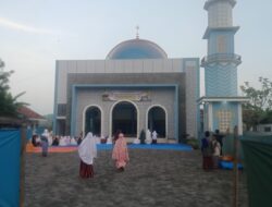 Ratusan Jamaah Padati Masjid Al Muttaqin Sumberagung, Gemuruh Takbir dan Semangat Berkurban Warnai Idul Adha 1447 H
