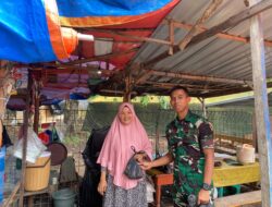 Yonif TP 885/Belibis Putih Salurkan Daging Kurban, Pererat Kepedulian Sosial dengan Warga