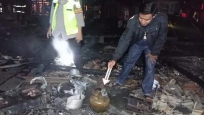 Lupa Mematikan Kompor, Tiga Rumah Warga Kedungtuban Hangus Dilalap Si Jago Merah