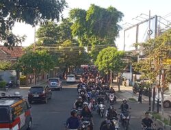 Massa Aksi Tambang Ilegal Banyuwangi Tak Kenal Lelah! Dari Kejaksaan ke Bupati, Lalu Pindah ke DPRD, Armada Truk Mengular hingga Simpang Lima