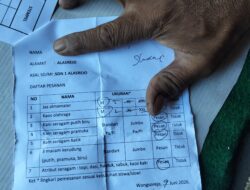 Klaim “Bebas Beli” vs Realita Tekanan: Orang Tua Siswa Baru SMPN 1 Wongsorejo Terjepit Tagihan Seragam Rp1,7 Juta