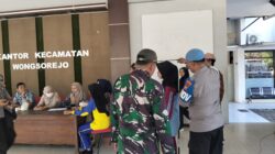 Menyala Semangat ’45 di Wongsorejo! 28 Siswa Bertarung Ketat Rebut 25 Kursi Paskibraka HUT RI ke-81, Kapolsek Turun Langsung Pantau Disiplin Calon Pengibar