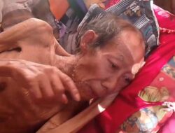 Terabaikan di Tengah Program Kesehatan! P. Tumin (72), Lansia Sakit Kronis & Sebatang Kara di Alasrejo Terpaksa Menahan Nyeri di Rumah Tidak Layak Huni, Pemdes Dinilai Lambat Responsif