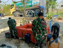 Kodim Bojonegoro Distribusikan 6.000 Liter Air Bersih, Warga Kedungsari Temayang Terbantu