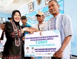 12 Kelompok Tani Bojonegoro Terima Alsintan, Pemkab Tekankan Pemanfaatan Bersama