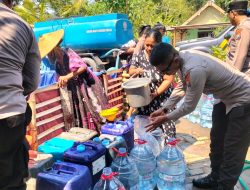 Polres Bojonegoro Distribusikan 25 Ribu Liter Air Bersih, Bantu Warga Kumpulrejo Hadapi Kemarau