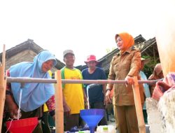 Pemkab Bojonegoro Perkuat Penanganan Kekeringan, Warga Nganti Dapat Akses Air Bersih melalui Toren