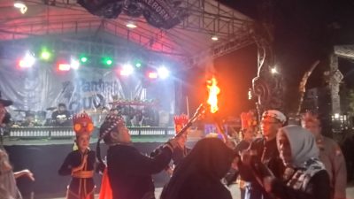 Haru Dan Penuh Makna Kirab Api Abadi Bojonegoro Resmi Diterima Kecamatan Trucuk